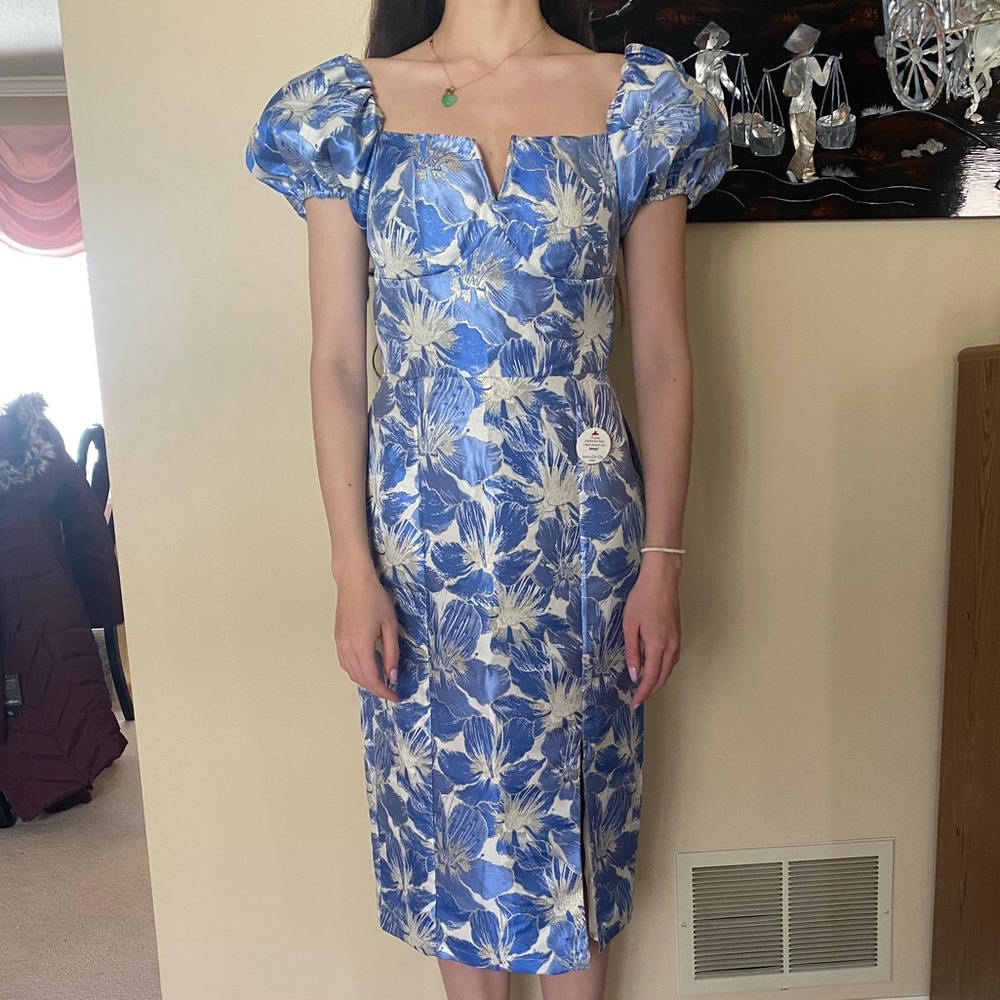 NWT Chi Chi London Periwinkle Floral Jacquard Midi Dress US 2 / UK 6
